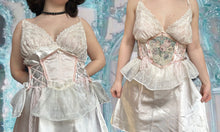 Load image into Gallery viewer, METAMORPH REVERSIBLE CORSET BELT
